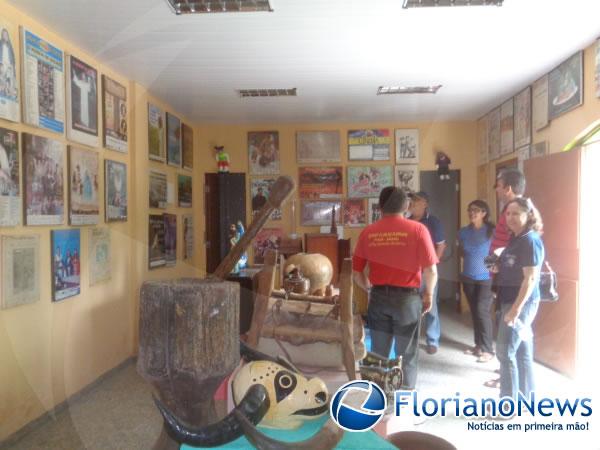 Visita ao Museu de Arte Folcl&oacute;rica do Nordeste(Imagem:FlorianoNews)
