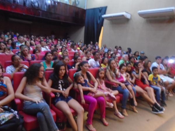 Escola Mega de Floriano realiza culmin&acirc;ncia de Projeto Educativo.(Imagem:FlorianoNews)