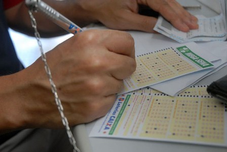 Mega-Sena pode pagar prêmio de R$ 19 milhões neste sábado (06)
