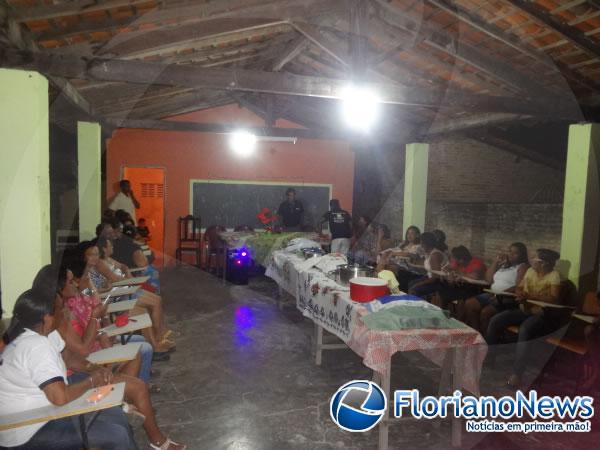 Associa&ccedil;&atilde;o de Moradores do Bairro Caixa D?&aacute;gua realizou confraterniza&ccedil;&atilde;o com a comunidade.(Imagem:FlorianoNews)