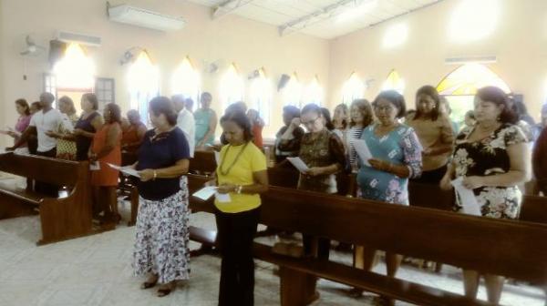 Missa em a&ccedil;&atilde;o de gra&ccedil;as celebra do Dia do Aposentado em Floriano.(Imagem:FlorianoNews)