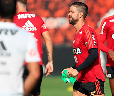Barbieri evita confirmar volta de Diego ao Fla para semifinal