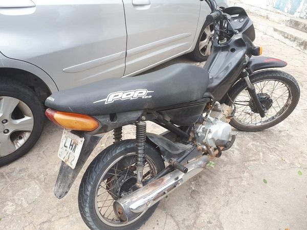 Dupla é detida com motocicleta adulterada em Floriano