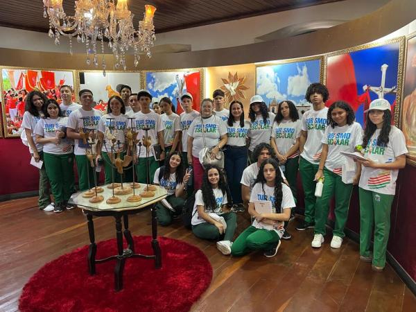 Em Oeiras, estudantes de Castelo do Piauí conhecem de perto um pouco mais da história do estado