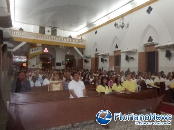 Igrejas de Floriano e Bar&atilde;o realizaram missas e cultos para saudar o Ano Novo. (Imagem:FlorianoNews)