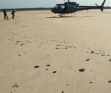 Marinha usa aeronave e navio para apurar denúncias de óleo no Delta de Parnaíba