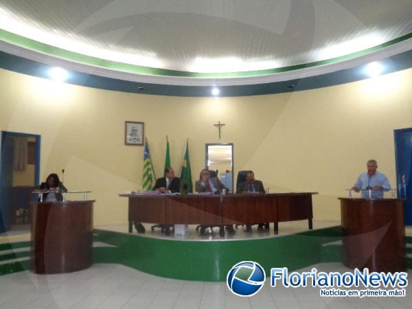 C&acirc;mara de Floriano realizou Sess&atilde;o Ordin&aacute;ria para Vota&ccedil;&atilde;o de Projetos e apresenta&ccedil;&atilde;o de Requerimentos.(Imagem:FlorianoNews)