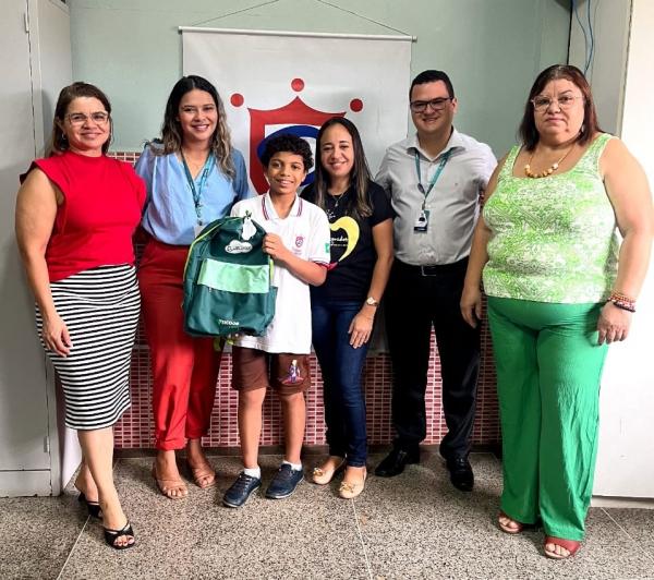 Escola Pequeno Príncipe se destaca no Concurso Cultural SICOOB com talentosos estudantes premiados
