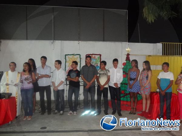 Alunos da Escola Mega de Floriano festejaram formatura da 8&ordf; s&eacute;rie.(Imagem:FlorianoNews)