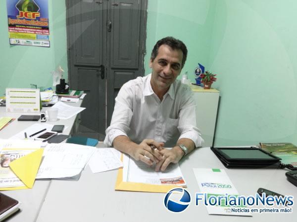 Prefeito Gilberto J&uacute;nior(Imagem:FlorianoNews)