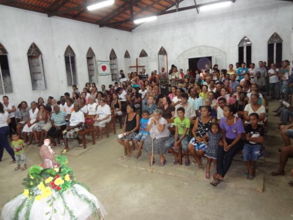 Cat&oacute;licos celebram Corpus Christi com missa e prociss&atilde;o em Floriano.(Imagem:FlorianoNews)