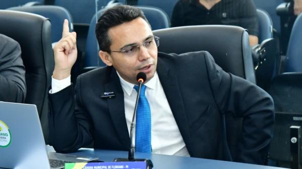 James Rodrigues diz que Executivo desrespeita lei que beneficia empreendimentos de Floriano