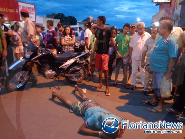 Acidente envolvendo moto e ve&iacute;culo deixa homem ferido na BR-343.(Imagem:FlorianoNews)