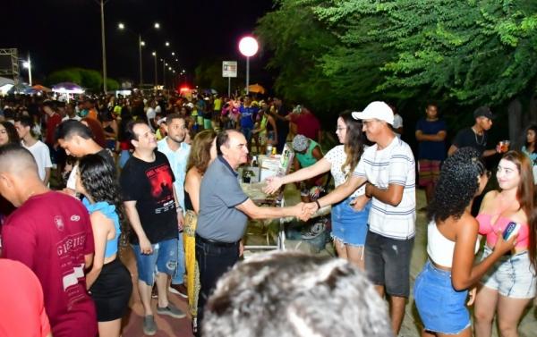 Zé Pereira com Paredões atrai multidão e faz história no Carnaval de Floriano.(Imagem:Secom)