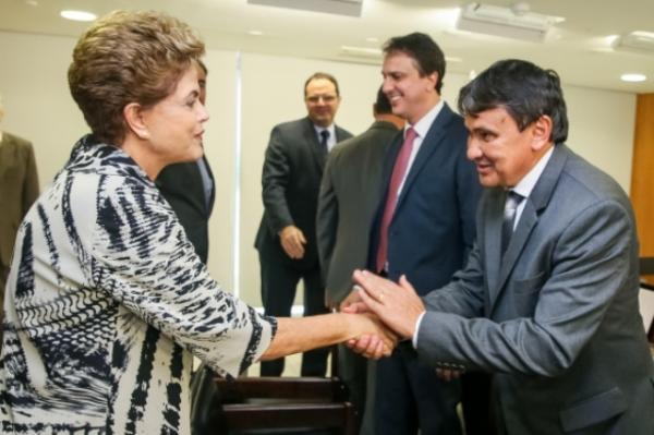  Presidente Dilma Rousseff recebe os governadores.(Imagem:Roberto Stuckert Filho)