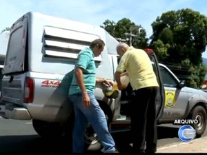 Carros alugados pelo governo são bloqueados por falta de pagamento