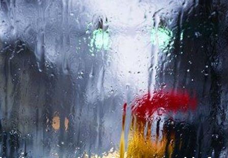 Gotas de chuvas continuam caindo em minha cabeça