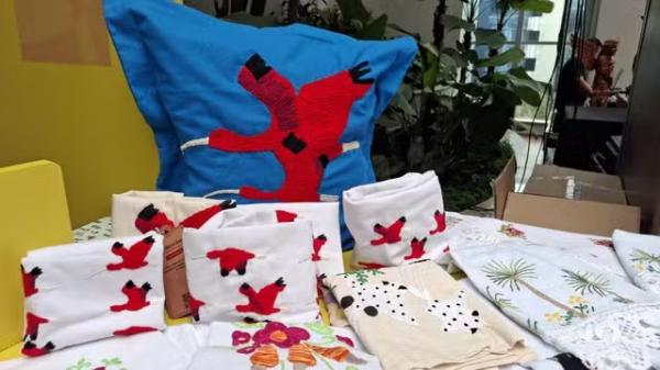 Piau&iacute; Sampa: Bordados, arte santeira e joias com opala exibem cultura piauiense em S&atilde;o Paulo.(Imagem:Lucas Marreiros/ g1 Piau&iacute;)