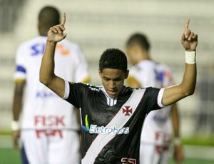 Vasco joga para o gasto e vira sobre o Prudente com dois de Romulo