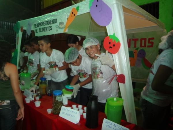 Escola Pequeno Pr&iacute;ncipe realizou XIV Feira de Ci&ecirc;ncias. (Imagem:FlorianoNews)