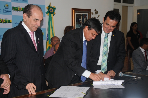 W. Dias propõe que projeto piloto de implantação do cartão SUS seja feito no Piauí