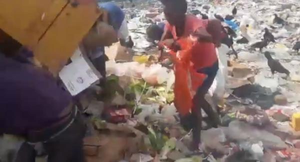Famílias que vivem no lixão de Floriano catam comida estragada para se alimentar