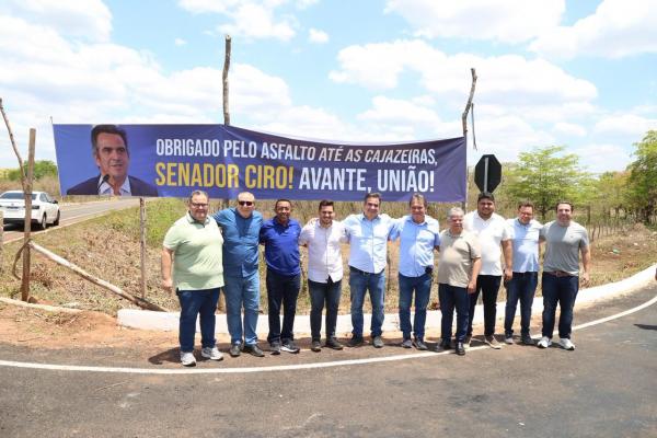 Ciro Nogueira inaugura obra de pavimentação e visita novas construções no município de União