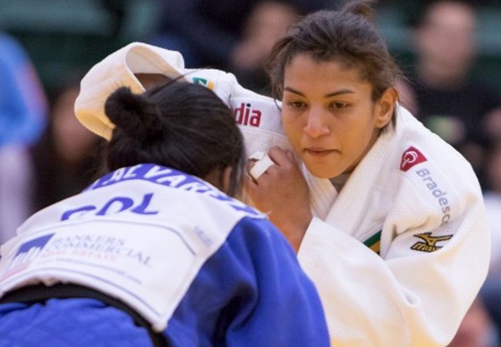 Sarah despenca no ranking e minimiza queda: "Normal, tranquila"