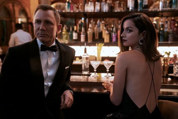 "007 - Sem Tempo Para Morrer" estreia no topo da bilheteria nacional e desbanca "Shang-Chi"