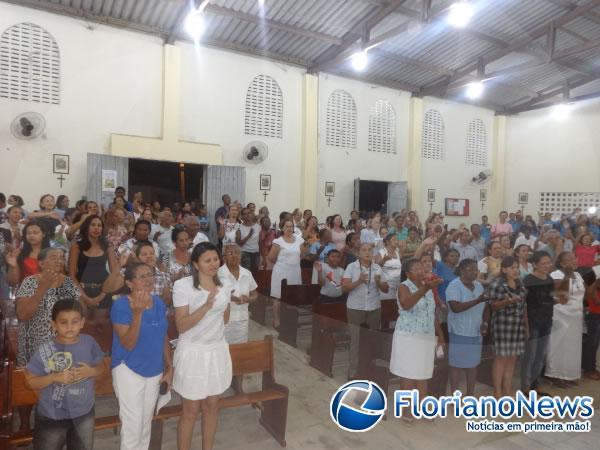 Prociss&atilde;o encerrou os festejos de Nossa Senhora de F&aacute;tima em Floriano.(Imagem:FlorianoNews)