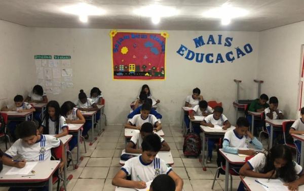 SEMED premia alunos do Simulado em Prepara&ccedil;&atilde;o &agrave; Prova SAEB.(Imagem:Secom)