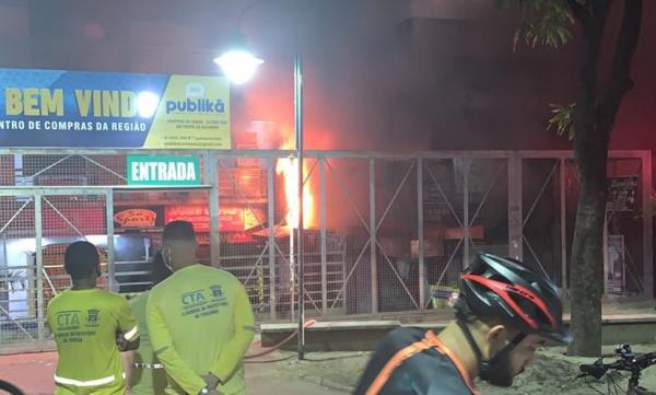 Incêndio destrói lojas no Shopping da Cidade em Teresina