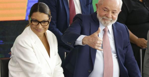 Lula embarca para a Bélgica para discutir cooperação com europeus