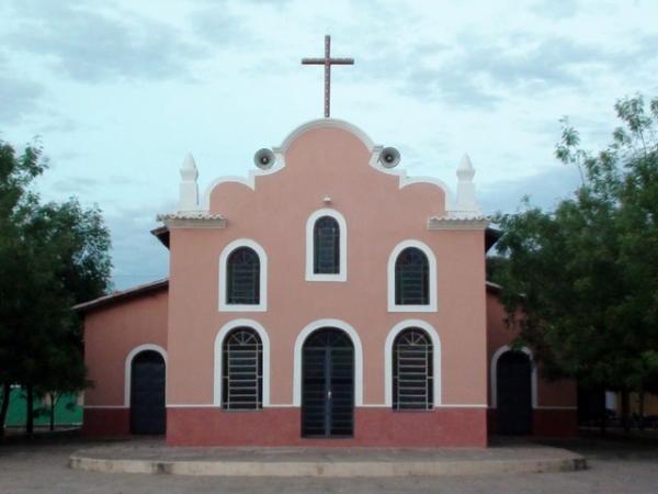 Padre é afastado de paróquia no Piauí suspeito de ter relacionamento com jovem