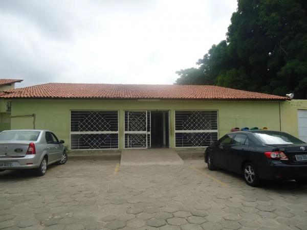 Polícia encontra feto em calçada diante de hospital na Zona Norte de Teresina