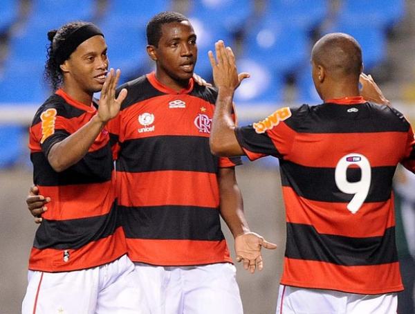 Fla joga mal, mas bate Madureira na reestreia de Joel