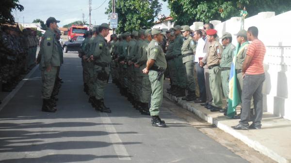  Pol&iacute;cia Militar realizou solenidade de formatura e entrega de medalhas honor&iacute;ficas em Floriano.(Imagem:FlorianoNews)
