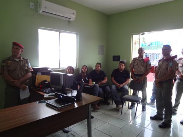 Reunião discutiu proteção dos direitos da criança e do adolescente.(Imagem:FlorianoNews)