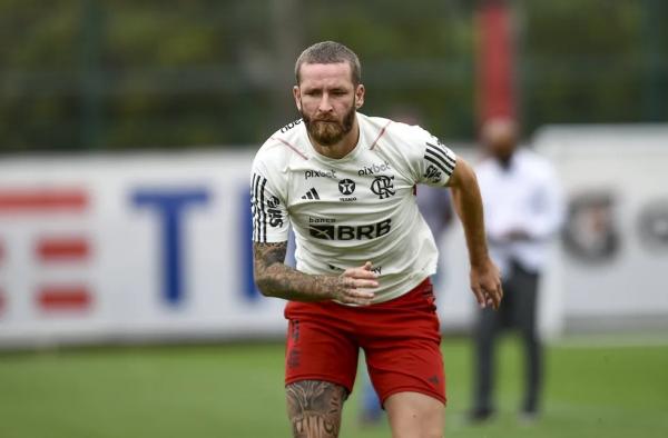Léo Pereira fala sobre chegada de Tite ao Flamengo e a briga pelo Brasileirão: "Esperança renovada"