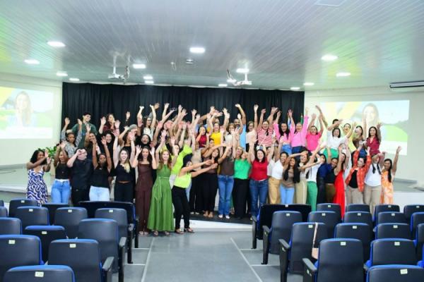 Prefeitura de Floriano celebra Semana da Enfermagem e apresenta avanços da saúde municipal.(Imagem:Secom)