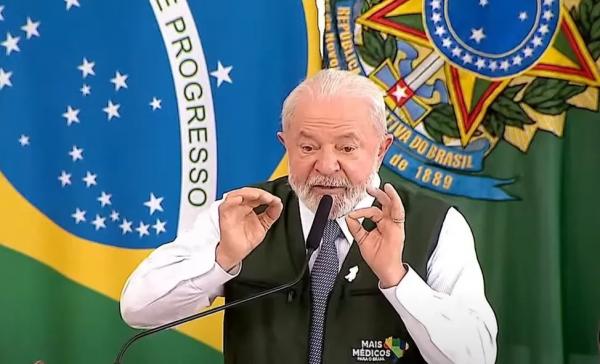 Lula diz que não é obrigação do MEC cuidar de escolas cívico-militares