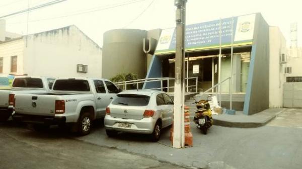 Polícia prende suspeitos de assalto em motel de Floriano