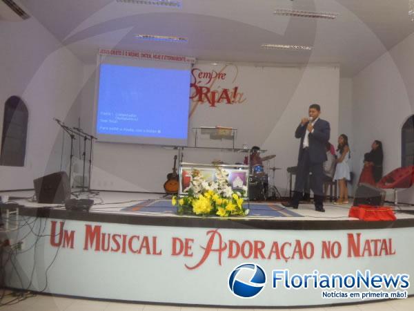 Igrejas de Floriano e Bar&atilde;o realizaram missas e cultos para saudar o Ano Novo. (Imagem:FlorianoNews)
