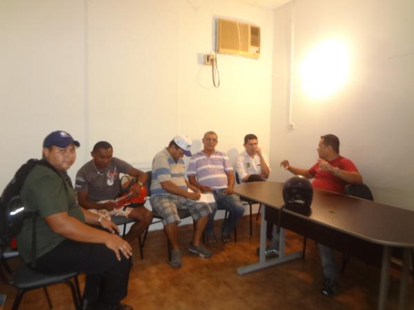 Representantes das agremia&ccedil;&otilde;es carnavalescas discutem sobre o Carnaval 2013.(Imagem:FlorianoNews)