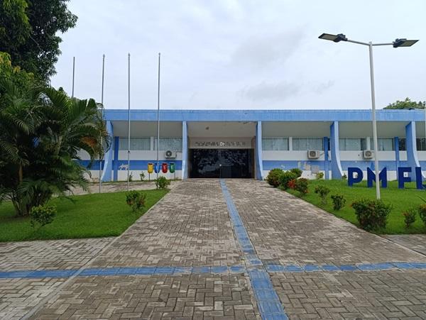 Prefeito Antônio Reis reforça foco no trabalho e organização das secretarias em Floriano