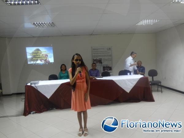 Floriano sedia VIII Semin&aacute;rio Regional de Forma&ccedil;&atilde;o de Gestores e Educadores.(Imagem:FlorianoNews)