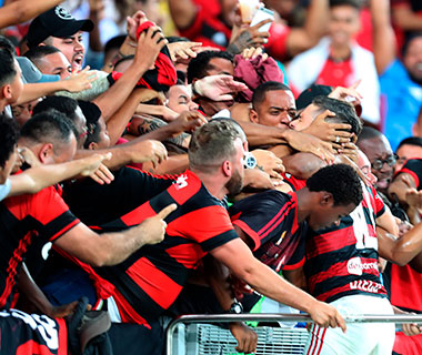 Flamengo se aproxima de sua melhor campanha, mas vê título distante