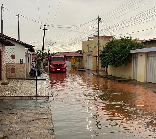 Bairros inundados em Esperantina(Imagem:Reprodu&ccedil;&atilde;o)