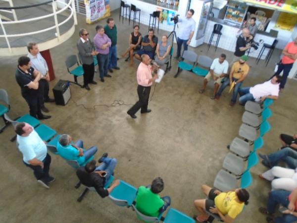 Deputados Gustavo Neiva e Rubens Martins vistoriam Terminal Rodovi&aacute;rio de Floriano.(Imagem:FlorianoNews)