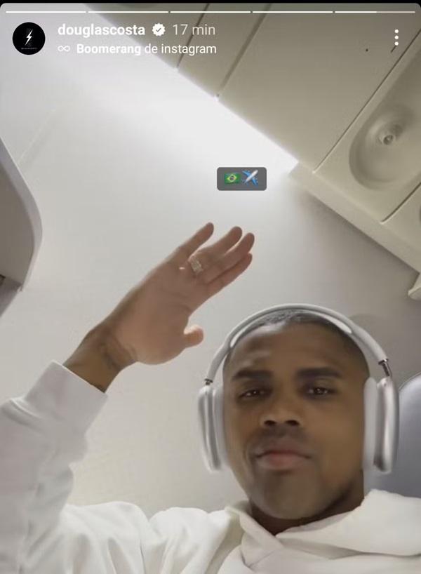 Douglas Costa a caminho do Brasil(Imagem:Reprodu&ccedil;&atilde;o)